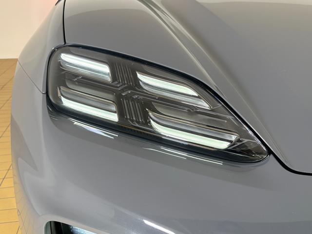 マカンエレクトリック マカン　パノラマルーフ　シートベンチレーション　２２インチＭａｃａｎＳｐｏｒｔホイール　マトリックスＬＥＤヘッドライト　スポクロ　ＢＯＳＥ　アダプティブスポーツシート（27枚目）