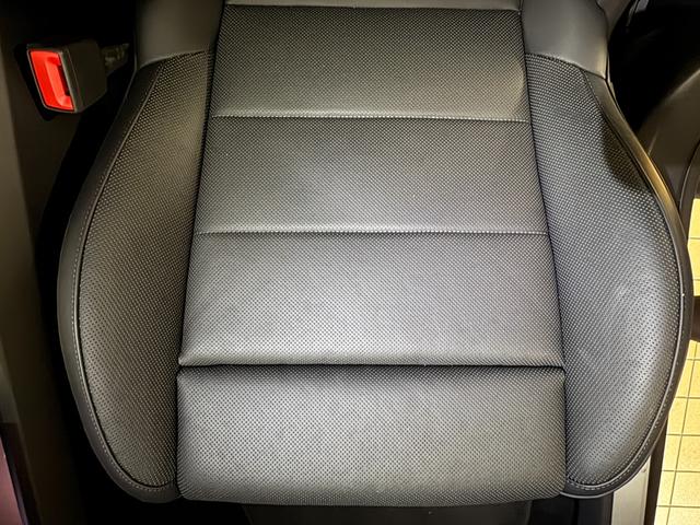 マカンエレクトリック マカン　パノラマルーフ　シートベンチレーション　２２インチＭａｃａｎＳｐｏｒｔホイール　マトリックスＬＥＤヘッドライト　スポクロ　ＢＯＳＥ　アダプティブスポーツシート（40枚目）