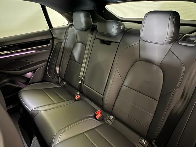 マカンエレクトリック マカン　パノラマルーフ　シートベンチレーション　２２インチＭａｃａｎＳｐｏｒｔホイール　マトリックスＬＥＤヘッドライト　スポクロ　ＢＯＳＥ　アダプティブスポーツシート（43枚目）