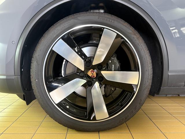 マカンエレクトリック マカン　パノラマルーフ　シートベンチレーション　２２インチＭａｃａｎＳｐｏｒｔホイール　マトリックスＬＥＤヘッドライト　スポクロ　ＢＯＳＥ　アダプティブスポーツシート（45枚目）