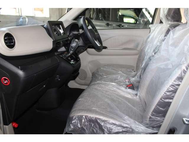 ｅＫワゴン Ｇ　雹害車両　１オーナー　禁煙　衝突軽減ブレーキ　前席シートヒーター　クリアランスソナー　スマートキー　アイドリングストップ　ベンチシート　バックカメラ　オートエアコン　盗難警報装置　パワーステアリング（6枚目）