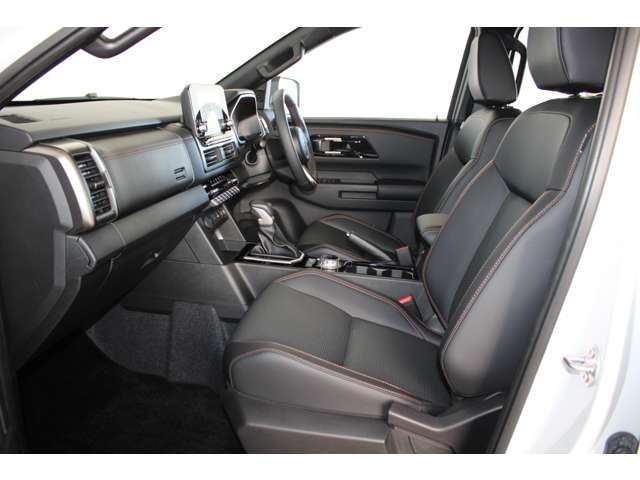 トライトン ＧＳＲ　スマホ連携ナビ　全周囲カメラ　スマートキー　クリアランスソナー　寒冷地仕様　シートヒータ　スマートキー　電動シート　４ＷＤ　アイドリングストップ　サイドモニター　横滑り防止　ナビ　メモリーナビ　ＡＢＳ（4枚目）
