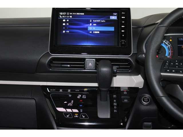 デリカミニ Ｔ　プレミアム　リミテッドエディション　メモリーナビ　全周囲カメラ　スマートキー（8枚目）