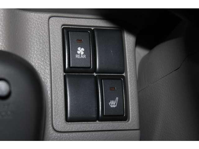 ミニキャブバン ブラボー　雹害車両　フルフラット　シートヒーター　デュアルカメラブレーキサポート　スマートキー＆プッシュスタート　パーキングセンサー　ターボ　アイドリングストップ　エアコン　パワーウインドウ　ＬＥＤヘッドライト（19枚目）