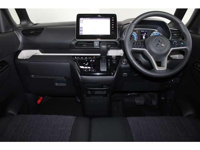 デリカミニ Ｇ　プレミアム　メモリーナビ　全周囲カメラ　スマートキー　１オーナー　ＬＥＤ　Ａクルコン　シートヒーター　ベンチシート　エアコン　コーナーセンサー　パワステ　アルミホイール　キーレスエントリー　エアバッグ　禁煙車（3枚目）