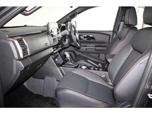 トライトン ＧＳＲ　スマホ連携ナビ　全周囲カメラ　スマートキー　クリアランスソナー　寒冷地仕様　シートヒータ　スマートキー　電動シート　４ＷＤ　アイドリングストップ　サイドモニター　横滑り防止　ナビ　メモリーナビ　ＡＢＳ（5枚目）