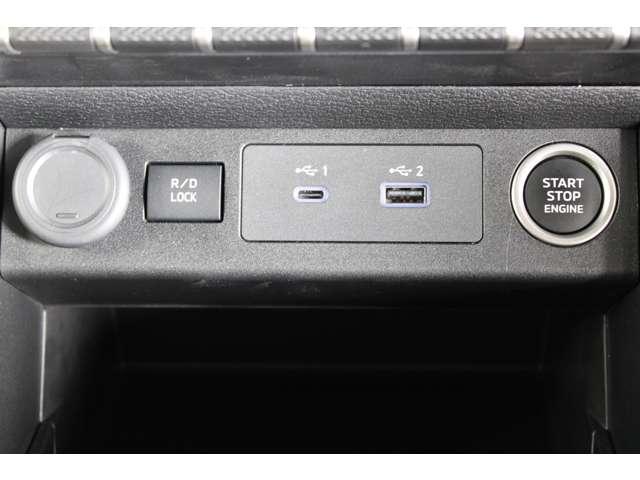 トライトン ＧＳＲ　スマホ連携ナビ　全周囲カメラ　スマートキー　クリアランスソナー　寒冷地仕様　シートヒータ　スマートキー　電動シート　４ＷＤ　アイドリングストップ　サイドモニター　横滑り防止　ナビ　メモリーナビ　ＡＢＳ（12枚目）