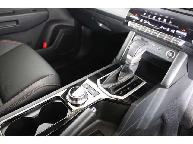 トライトン ＧＳＲ　スマホ連携ナビ　全周囲カメラ　スマートキー　クリアランスソナー　寒冷地仕様　シートヒータ　スマートキー　電動シート　４ＷＤ　アイドリングストップ　サイドモニター　横滑り防止　ナビ　メモリーナビ　ＡＢＳ（13枚目）