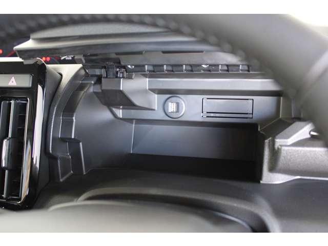 デリカD:2 カスタムハイブリッドMV全方位カメラ付ナビパッケージ メモリーナビ 全周囲カメラ スマートキー (14枚目)