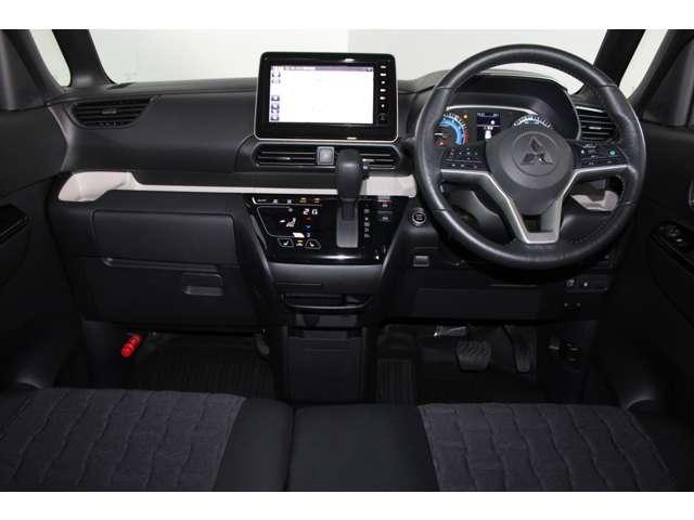 デリカミニ Ｔ　プレミアム　メモリーナビ　全周囲カメラ　スマートキー　フルセグＴＶ　ＬＥＤランプ　クルコン　キーレスエントリー　ＡＢＳ　禁煙　エアバッグ　パワステ　ベンチシート　オートエアコン　ターボ車　フロントカメラ　ナビＴＶ（3枚目）