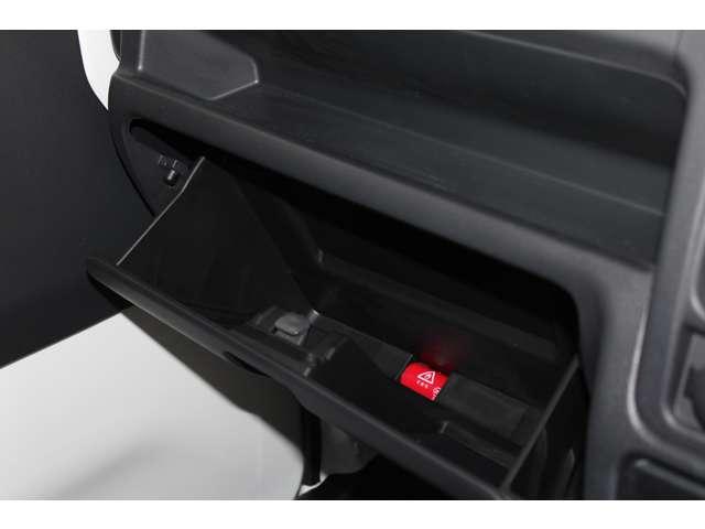 ミニキャブトラック Ｍ　ＡＭ／ＦＭラジオ　切替４ＷＤ　ＡＳＣ　助手席エアバック　運転席エアバック　エアコン　パワステ　ＡＢＳ（11枚目）