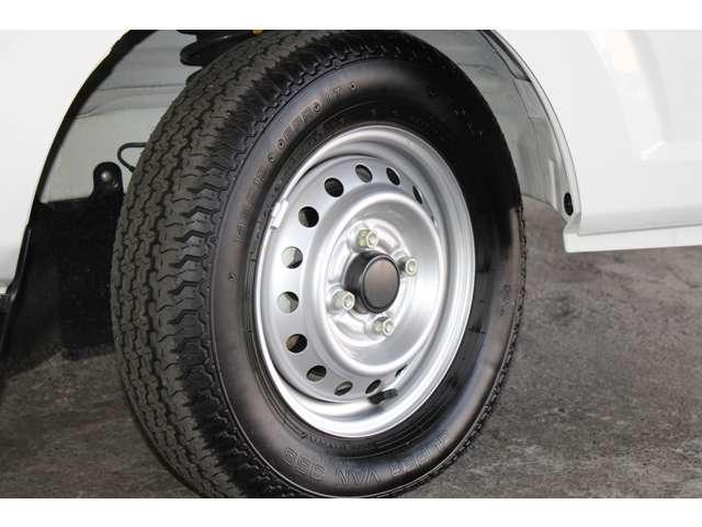 ミニキャブトラック Ｍ　ＡＭ／ＦＭラジオ　切替４ＷＤ　ＡＳＣ　助手席エアバック　運転席エアバック　エアコン　パワステ　ＡＢＳ（16枚目）