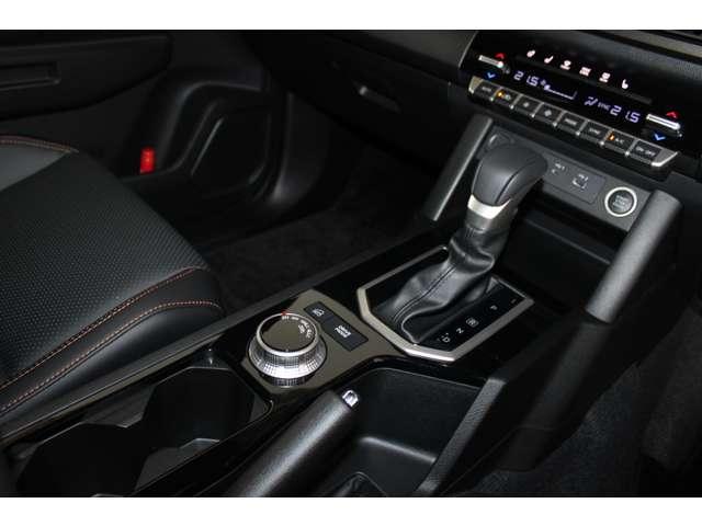 トライトン ＧＳＲ　メモリーナビ　全周囲カメラ　スマートキー　クリアランスソナー　寒冷地仕様　シートヒータ　スマートキー　電動シート　４ＷＤ　アイドリングストップ　サイドモニター　横滑り防止　ナビ　メモリーナビ　エアコン（14枚目）