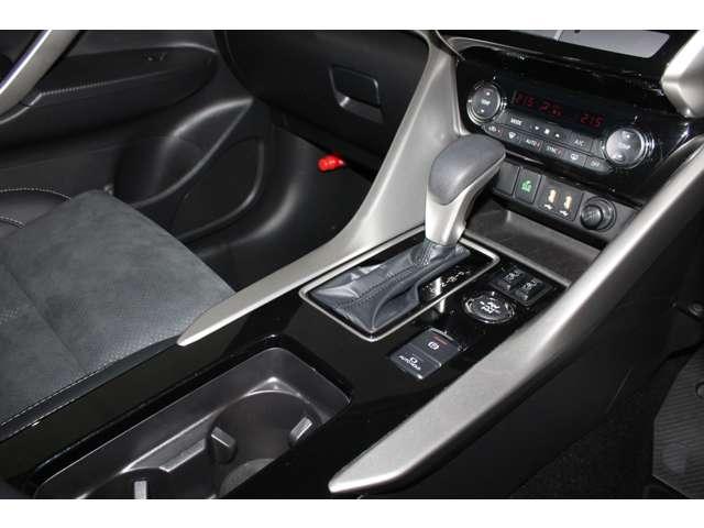 エクリプスクロス P スマホ連携ナビ 全周囲カメラ スマートキー e-アシスト アラウンドビューモニター 禁煙車 LEDヘッドライト パワーシート フルオートエアコン フルセグTV パーキングセンサー シートヒーター(13枚目)