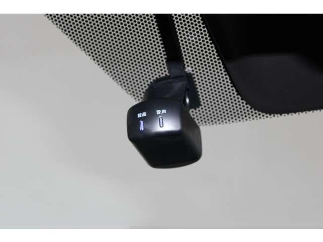 エクリプスクロス P スマホ連携ナビ 全周囲カメラ スマートキー e-アシスト アラウンドビューモニター 禁煙車 LEDヘッドライト パワーシート フルオートエアコン フルセグTV パーキングセンサー シートヒーター(14枚目)