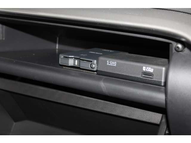 エクリプスクロス P スマホ連携ナビ 全周囲カメラ スマートキー e-アシスト アラウンドビューモニター 禁煙車 LEDヘッドライト パワーシート フルオートエアコン フルセグTV パーキングセンサー シートヒーター(15枚目)