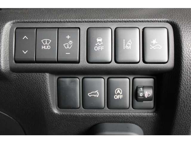 エクリプスクロス P スマホ連携ナビ 全周囲カメラ スマートキー e-アシスト アラウンドビューモニター 禁煙車 LEDヘッドライト パワーシート フルオートエアコン フルセグTV パーキングセンサー シートヒーター(16枚目)