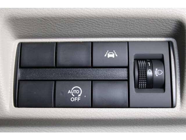 eKスペース M メモリーナビ バックカメラ ETC車載器 パーキングセンサー フルセグTV デュアルエアバッグ LED バックモニター キーレスエントリーシステム 禁煙 盗難防止装置 シートヒーター パワーウインドウ(14枚目)