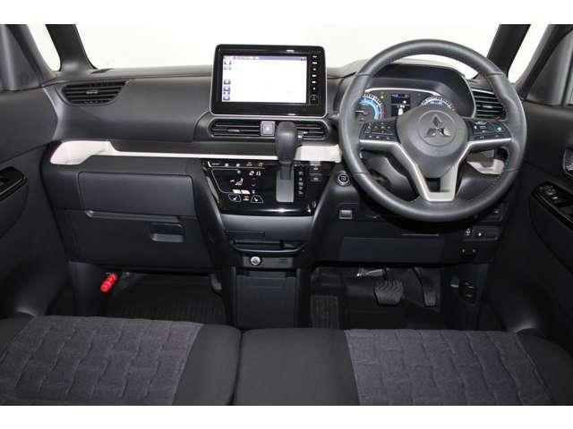 デリカミニ Ｔ　プレミアム　カスタム仕様　メモリーナビ　全周囲カメラ　フルセグＴＶ　ＬＥＤランプ　クルコン　キーレスエントリー　ＡＢＳ　禁煙　エアバッグ　パワステ　ベンチシート　オートエアコン　ターボ車　フロントカメラ　ナビＴＶ（3枚目）