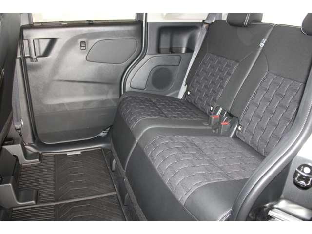 デリカミニ Ｔ　プレミアム　カスタム仕様　メモリーナビ　全周囲カメラ　フルセグＴＶ　ＬＥＤランプ　クルコン　キーレスエントリー　ＡＢＳ　禁煙　エアバッグ　パワステ　ベンチシート　オートエアコン　ターボ車　フロントカメラ　ナビＴＶ（6枚目）