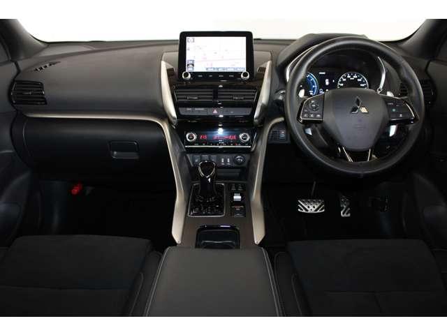 エクリプスクロスＰＨＥＶ Ｐ　スマホ連携ナビ　全周囲カメラ　ＥＴＣ車載器　３６０度カメラ　地デジ　ＡＢＳ　ＬＥＤランプ　クルコン　バックカメラ　ソナー　寒冷地仕様車　シートヒーター　ＥＴＣ　４ＷＤ　ナビＴＶ　盗難防止　横滑り防止（4枚目）