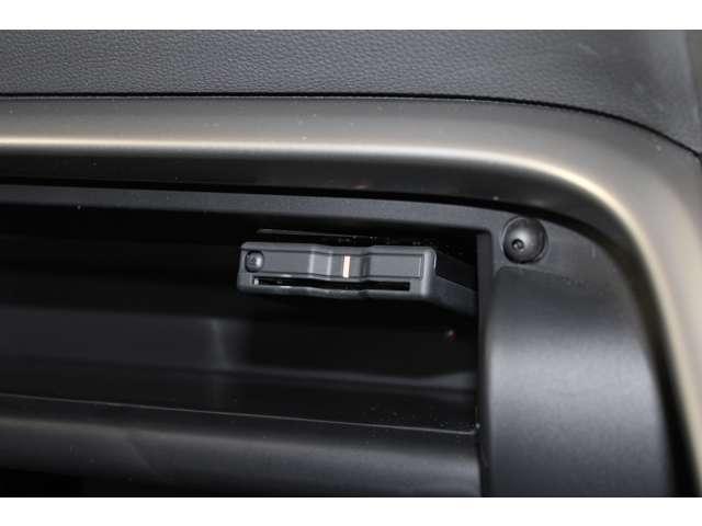 エクリプスクロスＰＨＥＶ Ｐ　スマホ連携ナビ　全周囲カメラ　ＥＴＣ車載器　３６０度カメラ　地デジ　ＡＢＳ　ＬＥＤランプ　クルコン　バックカメラ　ソナー　寒冷地仕様車　シートヒーター　ＥＴＣ　４ＷＤ　ナビＴＶ　盗難防止　横滑り防止（15枚目）