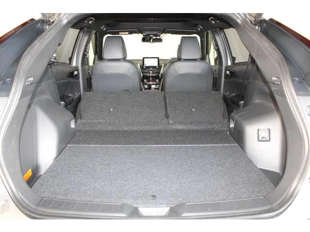 エクリプスクロスＰＨＥＶ Ｐ　スマホ連携ナビ　全周囲カメラ　ＥＴＣ車載器　３６０度カメラ　地デジ　ＡＢＳ　ＬＥＤランプ　クルコン　バックカメラ　ソナー　寒冷地仕様車　シートヒーター　ＥＴＣ　４ＷＤ　ナビＴＶ　盗難防止　横滑り防止（18枚目）