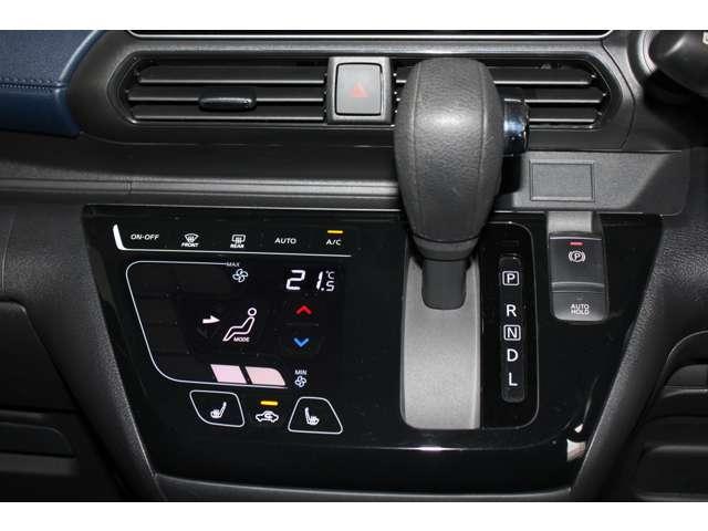 ｅＫクロス Ｔ　メモリーナビ　全周囲カメラ　スマートキー　前後ソナー　前席シートヒーター　ナビＴＶ　インテリキー　クルーズコントロール　ターボ　盗難防止装置　Ｂカメラ　ベンチシート　ＡＢＳ　カーテンエアバック　アルミ（11枚目）