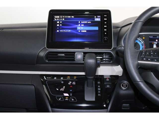 デリカミニ Ｔ　プレミアム　メモリーナビ　全周囲カメラ　ＥＴＣ車載器　ＥＴＣ車載器　フルセグＴＶ　ＬＥＤランプ　クルコン　キーレスエントリー　ＡＢＳ　禁煙　エアバッグ　パワステ　ベンチシート　オートエアコン　ターボ車　ナビＴＶ（8枚目）