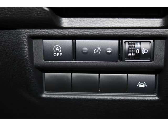 トライトン ＧＳＲ　雹害車両　クリアランスソナー　寒冷地仕様　シートヒータ　スマートキー　電動シート　４ＷＤ　アイドリングストップ　サイドモニター　横滑り防止　ナビ　メモリーナビ　バックカメラ　エアコン　アルミホイール（18枚目）