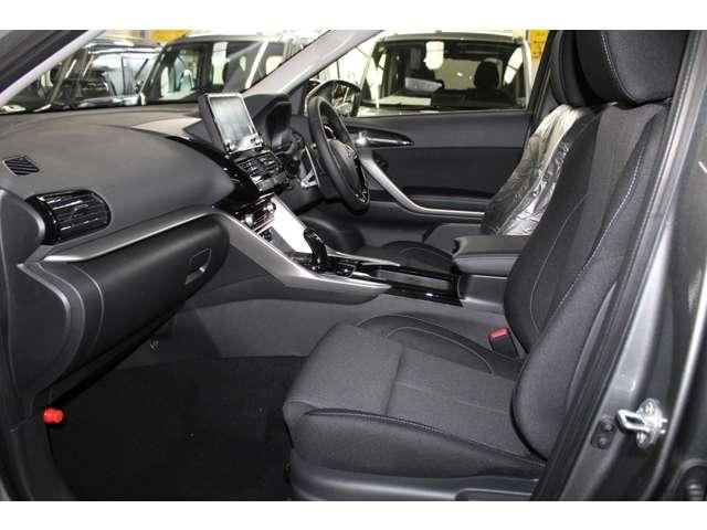 エクリプスクロスＰＨＥＶ Ｇ　雹害車両　ＬＥＤヘッドランプ　衝突被害軽減システム　オートクルーズコントロール　クリアランスソナー　バツクカメラ　前席シートヒーター　４ＷＤ　サイドエアバッグ　盗難防止装置　メモリーナビ　ＡＢＳ　禁煙（12枚目）