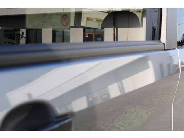 デリカミニ Ｔ　プレミアム　雹害車両　衝突軽減装置　ターボエンジン　ナビＴＶ　寒冷地　パワステ　フルタイム４ＷＤ　エアバッグ　ＬＥＤヘッド　ＥＳＣ　サイドカメラ　クルコン　インテリキー　キーフリー　アルミホイール　フルセグ（6枚目）