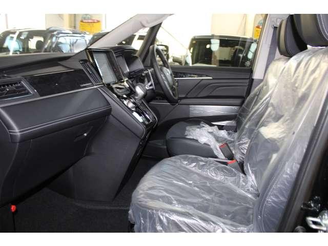 �������T�C�Y�̃t�����g�V�[�g�͒������̉^�]�ł��h���C�o�[�̔�J���y�����Ă���܂��I�~�ɂ̓V�[�g�q�[�^�[�����ɗ����܂��I