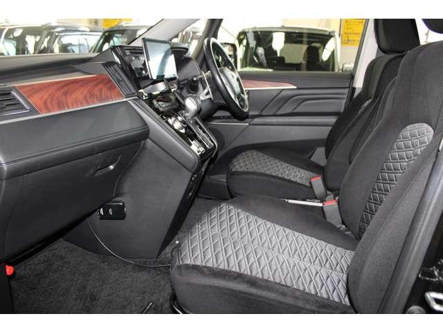 �������T�C�Y�̃t�����g�V�[�g�͒������̉^�]�ł��h���C�o�[�̔�J���y�����Ă���܂��I�~�ɂ̓V�[�g�q�[�^�[�����ɗ����܂��I