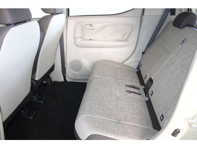 ｅＫワゴン Ｍ　メモリーナビ　バックカメラ　ＥＴＣ車載器　踏み間違い防止アシスト　イモビライザー　ナビＴＶ　ＥＴＣ　パワーウィンドウ　フルセグ　Ｐセンサー　マニュアルエアコン　バックカメラ　キーレスエントリー　ＡＳＣ（5枚目）