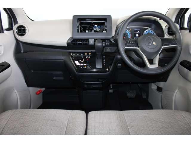 ｅＫワゴン Ｇ　オーディオレス　バックカメラ　スマートキー　衝突軽減ブレーキ　前席シートヒーター　クリアランスソナー　スマートキー　アイドリングストップ　ベンチシート　バックカメラ　オートエアコン　盗難警報装置（3枚目）