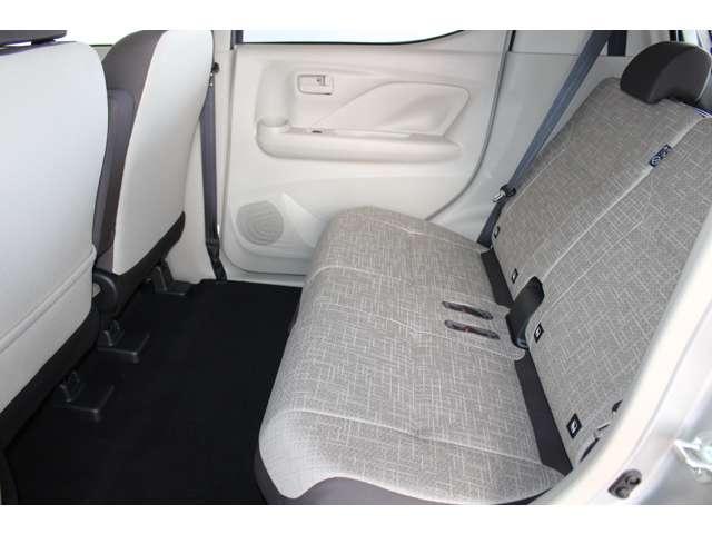 ｅＫワゴン Ｇ　オーディオレス　バックカメラ　スマートキー　衝突軽減ブレーキ　前席シートヒーター　クリアランスソナー　スマートキー　アイドリングストップ　ベンチシート　バックカメラ　オートエアコン　盗難警報装置（5枚目）