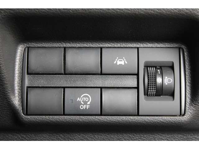 ｅＫワゴン Ｇ　オーディオレス　バックカメラ　スマートキー　衝突軽減ブレーキ　前席シートヒーター　クリアランスソナー　スマートキー　アイドリングストップ　ベンチシート　バックカメラ　オートエアコン　盗難警報装置（9枚目）