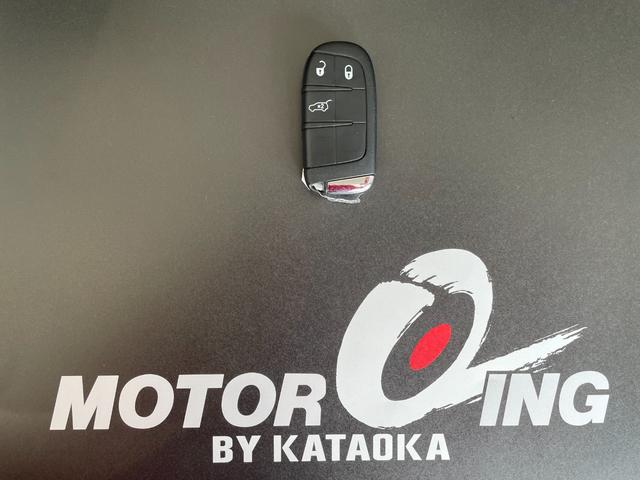 トレイルホーク 4WD ディーラー車 アップルカープレイ 右ハンドル 純正ナビ フルセグTV バックモニター ブラインドスポットモニター LEDヘッドライト・フォグ パークセンサー セレクテレインシステム ルーフレール 電動パーキングシステム Goo鑑定車(40枚目)
