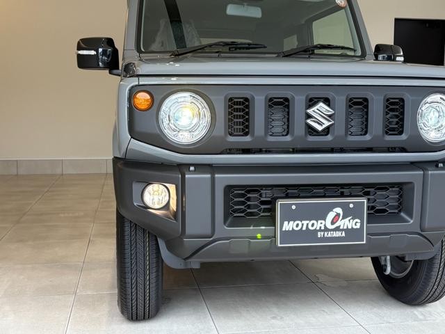 ジムニー ＸＣ　届出済未使用車　ブレーキサポート　リアパークセンサー　カロッツェリア９型ディスプレイオーディオ　バックモニター　カープレイ　シートヒーター　ＬＥＤヘッドライト　ＨＤＭＩ・ＵＳＢ入力端子　ＥＴＣ　クルーズコントロール　アイドリングストップ　ウィンカーミラー（10枚目）