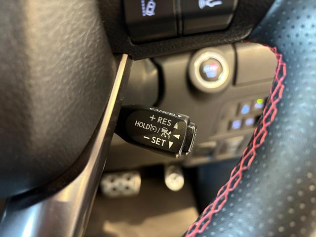 ハイラックス Ｚ　ＧＲスポーツ　ワンオーナー　折りたたみハードトノカバー　ベッドライナー　ＴＯＹＯＴＡデカール　純正８型ディスプレイオーディオ　ナビ　パノラミックビューモニター　フロント・リアドライブレコーダー　ブラックハーフレザーシート　パドルシフト　Ｇｏｏ鑑定車（7枚目）