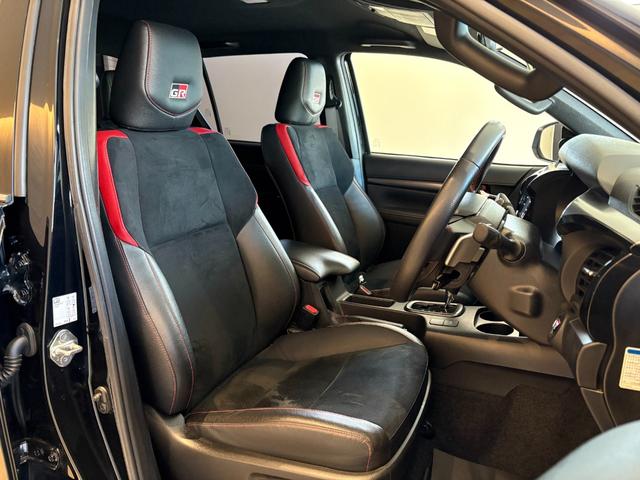 ハイラックス Ｚ　ＧＲスポーツ　ワンオーナー　折りたたみハードトノカバー　ベッドライナー　ＴＯＹＯＴＡデカール　純正８型ディスプレイオーディオ　ナビ　パノラミックビューモニター　フロント・リアドライブレコーダー　ブラックハーフレザーシート　パドルシフト　Ｇｏｏ鑑定車（16枚目）