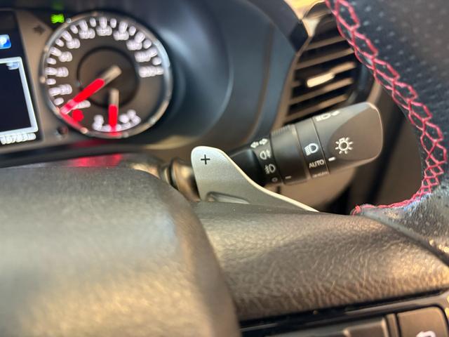 ハイラックス Ｚ　ＧＲスポーツ　ワンオーナー　折りたたみハードトノカバー　ベッドライナー　ＴＯＹＯＴＡデカール　純正８型ディスプレイオーディオ　ナビ　パノラミックビューモニター　フロント・リアドライブレコーダー　ブラックハーフレザーシート　パドルシフト　Ｇｏｏ鑑定車（17枚目）