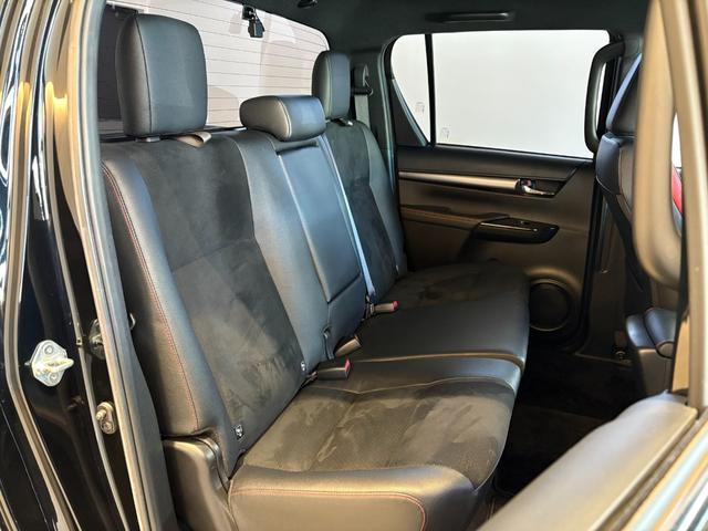 ハイラックス Ｚ　ＧＲスポーツ　ワンオーナー　折りたたみハードトノカバー　ベッドライナー　ＴＯＹＯＴＡデカール　純正８型ディスプレイオーディオ　ナビ　パノラミックビューモニター　フロント・リアドライブレコーダー　ブラックハーフレザーシート　パドルシフト　Ｇｏｏ鑑定車（30枚目）