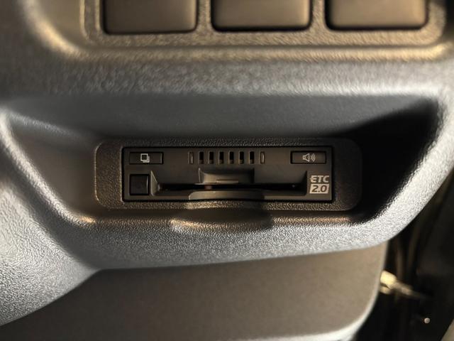 ハイエースバン スーパーGL ダークプライムII デジタルインナーミラー モデリスタLED付F・SRエアロ・マルチロールトランスポーター2 専用フロア・ベッドキット・補助バッテリー 純正SDナビ パノラミックビューモニター 両側パワースライドドア ETC2.0 Goo鑑定車(15枚目)