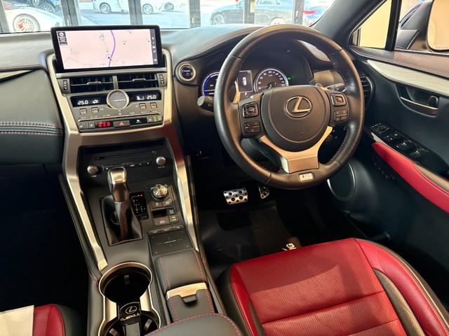 NX NX300h Fスポーツ サンルーフ 赤革エアーシート 同色フェンダーアーチモール ES用純正19AW 純正ワイドSDナビ バック・サイドモニター フロント・リアドライブレコーダー ブラインドスポットモニター 3眼LEDヘッドライト・フォグ Goo鑑定車(28枚目)