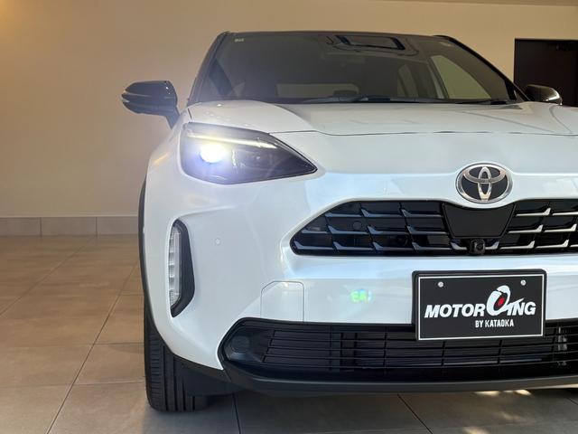 ヤリスクロス ハイブリッドＺ　登録済未使用車　ハンズフリーパワーバックドア　カラーヘッドアップディスプレイ　アダプティブハイビーム　トヨタチームメイト　純正８型ディスプレイオーディオ・ナビ・フルセグＴＶ　パノラミックビューモニター　ＨＤＭＩ・ＵＳＢ入力端子　シートヒーター（14枚目）