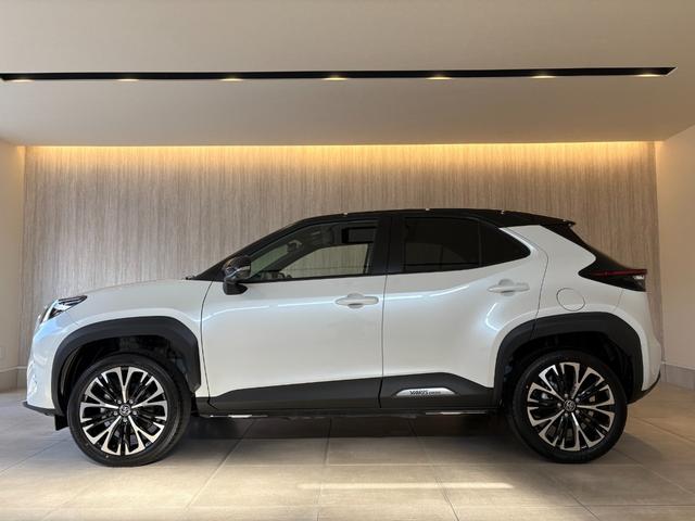 ヤリスクロス ハイブリッドＺ　登録済未使用車　ハンズフリーパワーバックドア　カラーヘッドアップディスプレイ　アダプティブハイビーム　トヨタチームメイト　純正８型ディスプレイオーディオ・ナビ・フルセグＴＶ　パノラミックビューモニター　ＨＤＭＩ・ＵＳＢ入力端子　シートヒーター（24枚目）