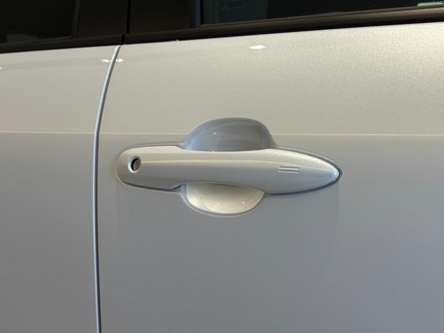 ヤリスクロス ハイブリッドＺ　登録済未使用車　ハンズフリーパワーバックドア　カラーヘッドアップディスプレイ　アダプティブハイビーム　トヨタチームメイト　純正８型ディスプレイオーディオ・ナビ・フルセグＴＶ　パノラミックビューモニター　ＨＤＭＩ・ＵＳＢ入力端子　シートヒーター（26枚目）