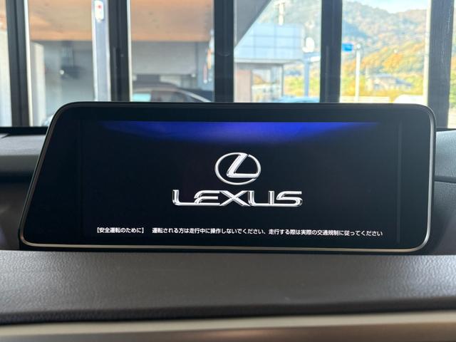 ＲＸ ＲＸ４５０ｈ　バージョンＬ　３眼ＬＥＤヘッドライト・フォグ　ブラウン本革エアーシート　リアシートヒーター　純正ＳＤナビ　パノラミックビューモニター　ヘッドアップディスプレイ　リアシート電動格納　ブラインドスポットモニター　ウッドコンビハンドル（2枚目）